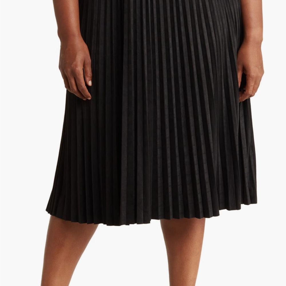 T Tahari Faux Suede Pleated Midi Skirt Black 1X
